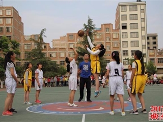 麒麟区花柯小学举行第九届夏季篮球运动会
